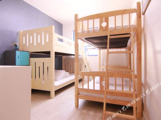 Фото The Road Hotel