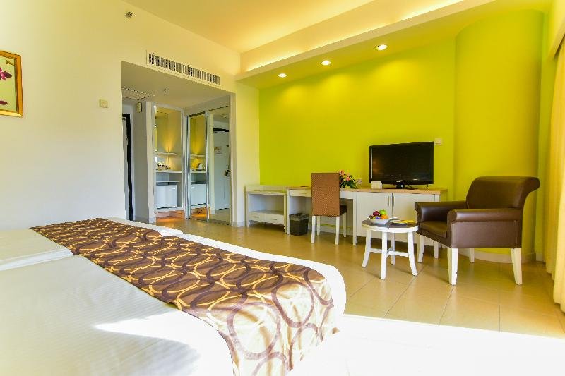 Фото Flamingo Hotel by The Beach