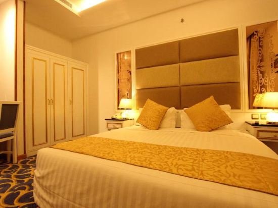 Фото Platinum Alkhamseen