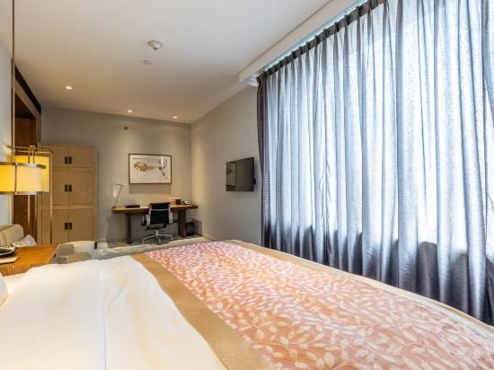 Фото Hualuxe Shanghai Twelve at Hengshan