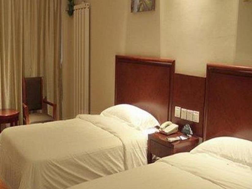 Фото GreenTree Inn HeBei QinHuangDao ChangLi Country MinSheng Road Walking Street Express Hotel