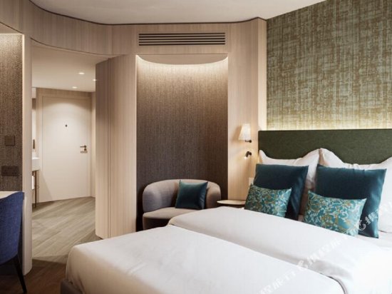 Фото The Westminster London, Curio Collection by Hilton