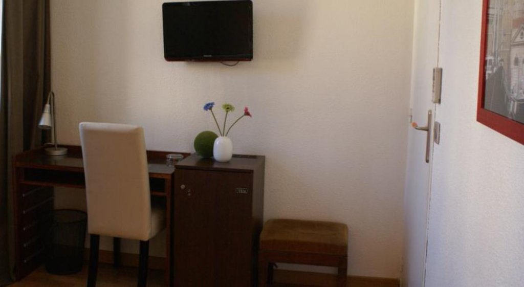 Фото Hôtel Edmond Rostand