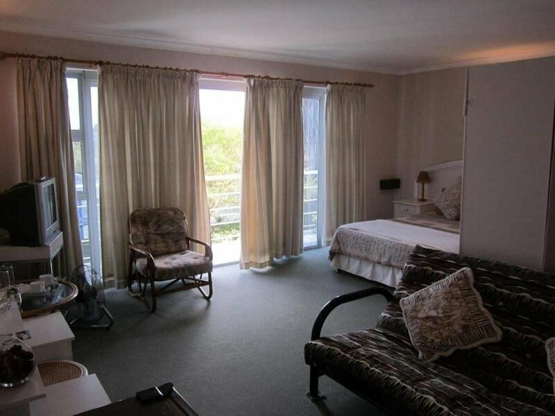 Гостиница Two Owls Guest House в Кейптауне