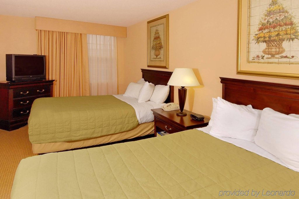 Фото Delta Hotels by Marriott Norfolk Airport