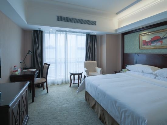 Фото Vienna Hotel