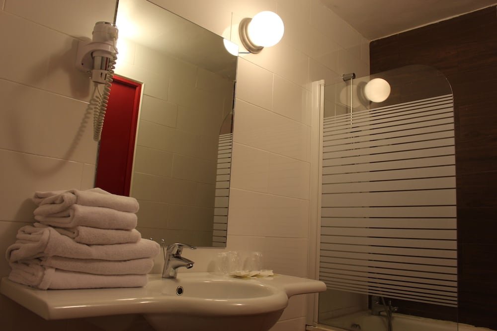 Фото Euro Hotel Paris Creteil