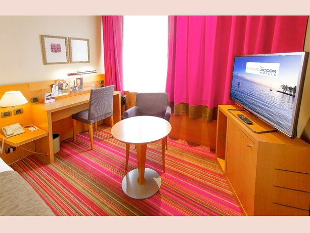 Фото Mercure Grenoble Centre Alpotel