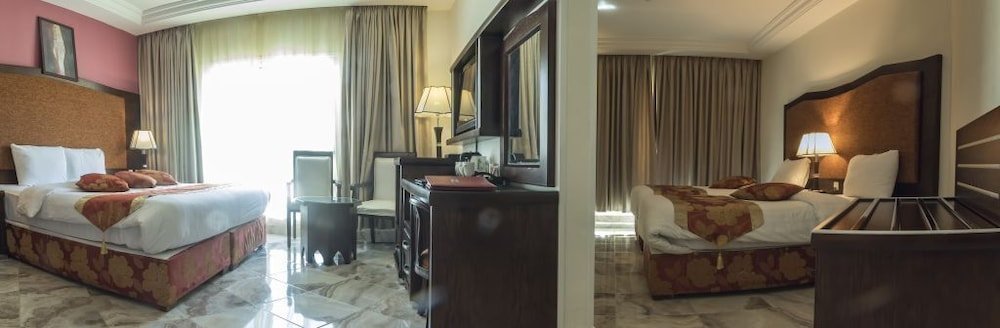 Фото Petra Moon Hotel