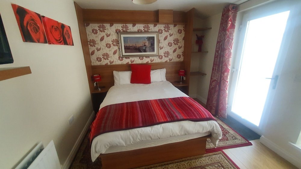 Фото Rose Park House Bed & Breakfast