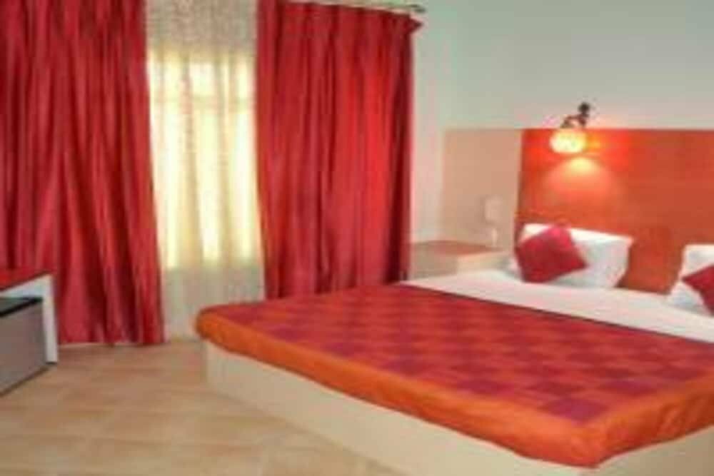 Hotel Ray Of Maya Retreat and Resorts, Agra, photo