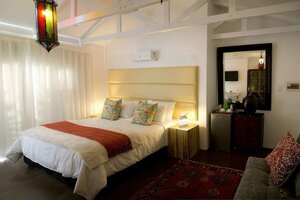 Гостиница The Rez Guesthouse