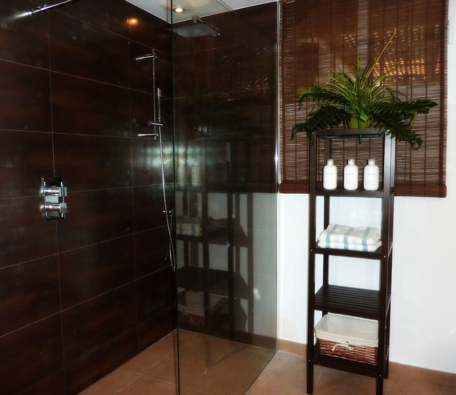 Фото Villa Breeze Marbella Luxury B&b