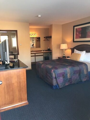 Гостиница Lakeshore Inn & Suites в Анкоридже