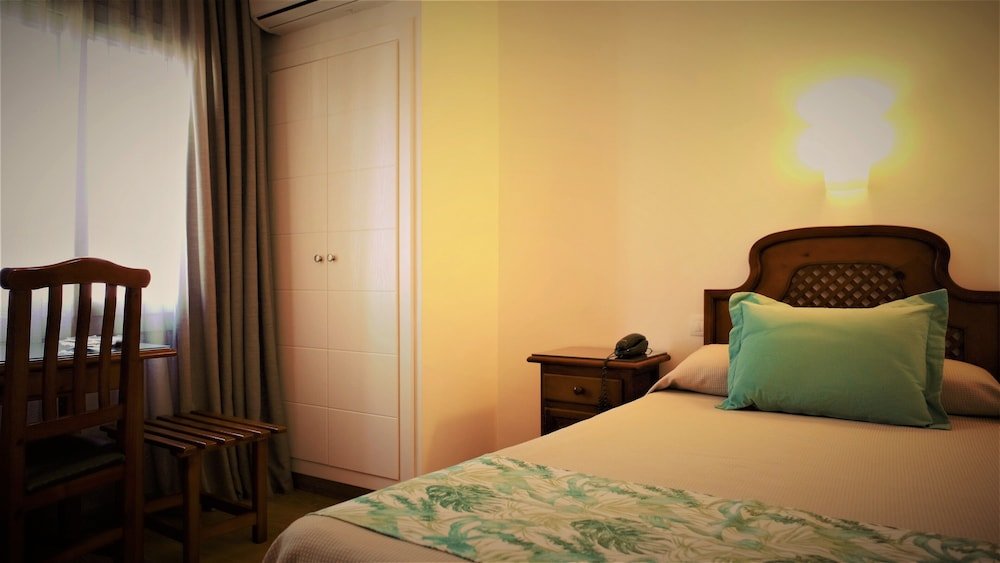 Фото Hotel Ayamontino