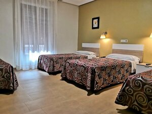 отель Hostal Madrid