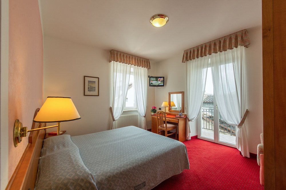 Фото Hotel Lucia