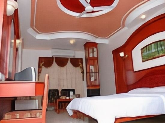 Фото Hotel Gnanam