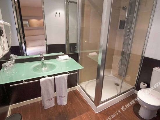 Фото Petit Palace Triball