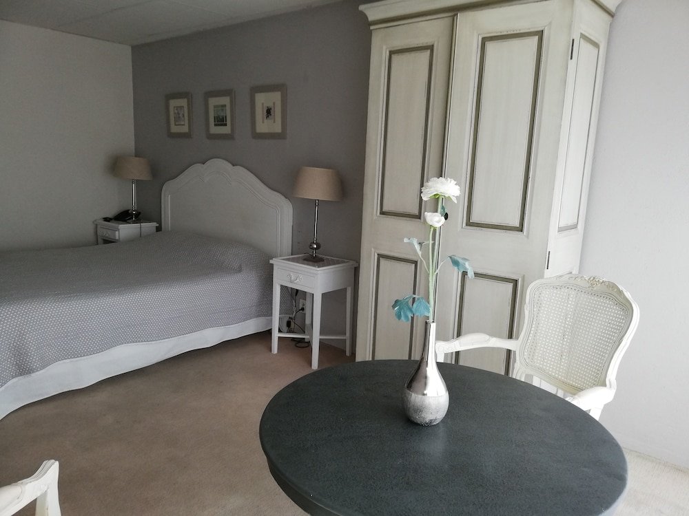 Фото Hôtel Le Castellan