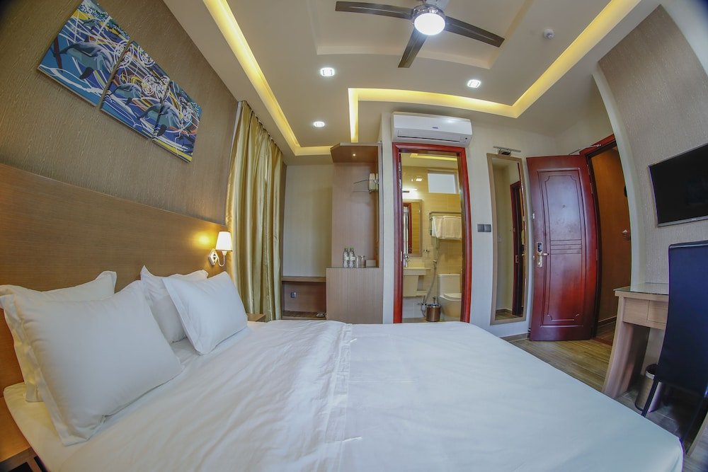 Фото Three Inn