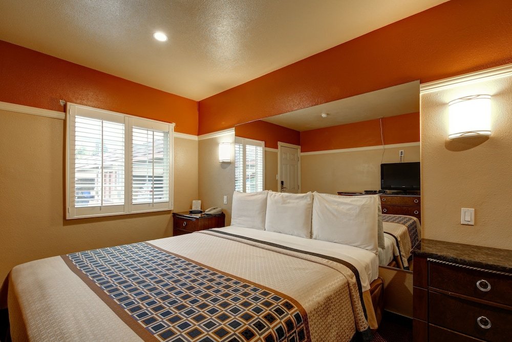 Фото Geneva Motel