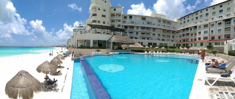 Гостиница Emporio Cancun в Канкуне