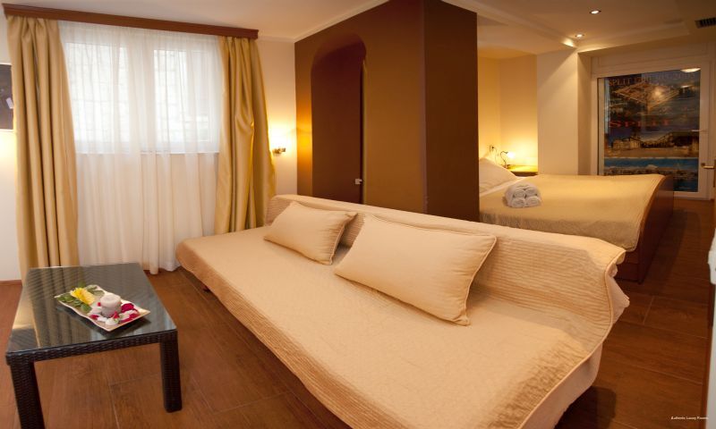 Фото Authentic Luxury Rooms