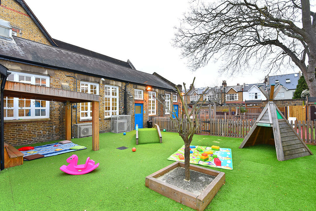 School Bright Horizons Teddington Cedar Road Day Nursery and Preschool, London, photo