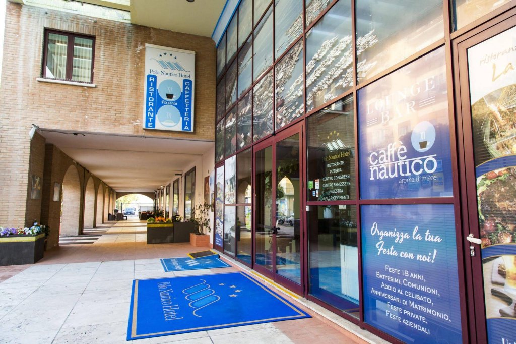 Фото Hotel Polo Nautico