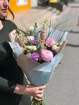 ЦветкоFF цветочный салон (Malygina Street, 49) ، محل زهور
