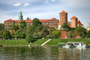 Wawel Apartments - Riverside Castle
