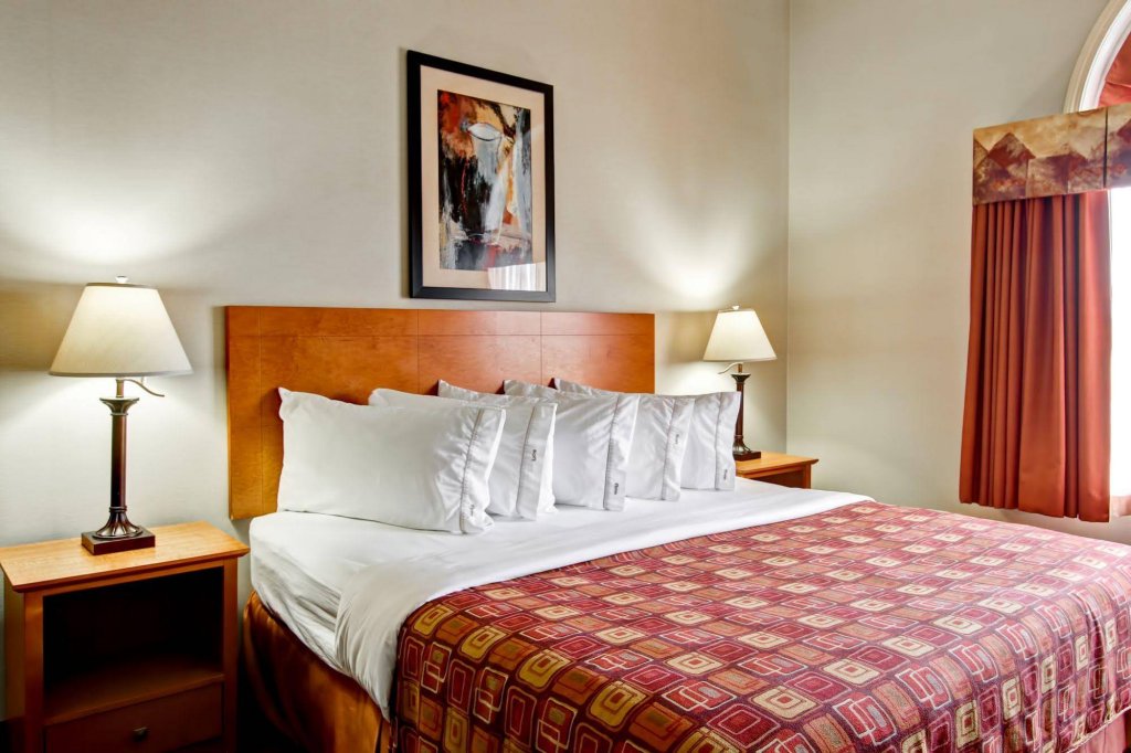 Фото Canalta Rocky Mountain House