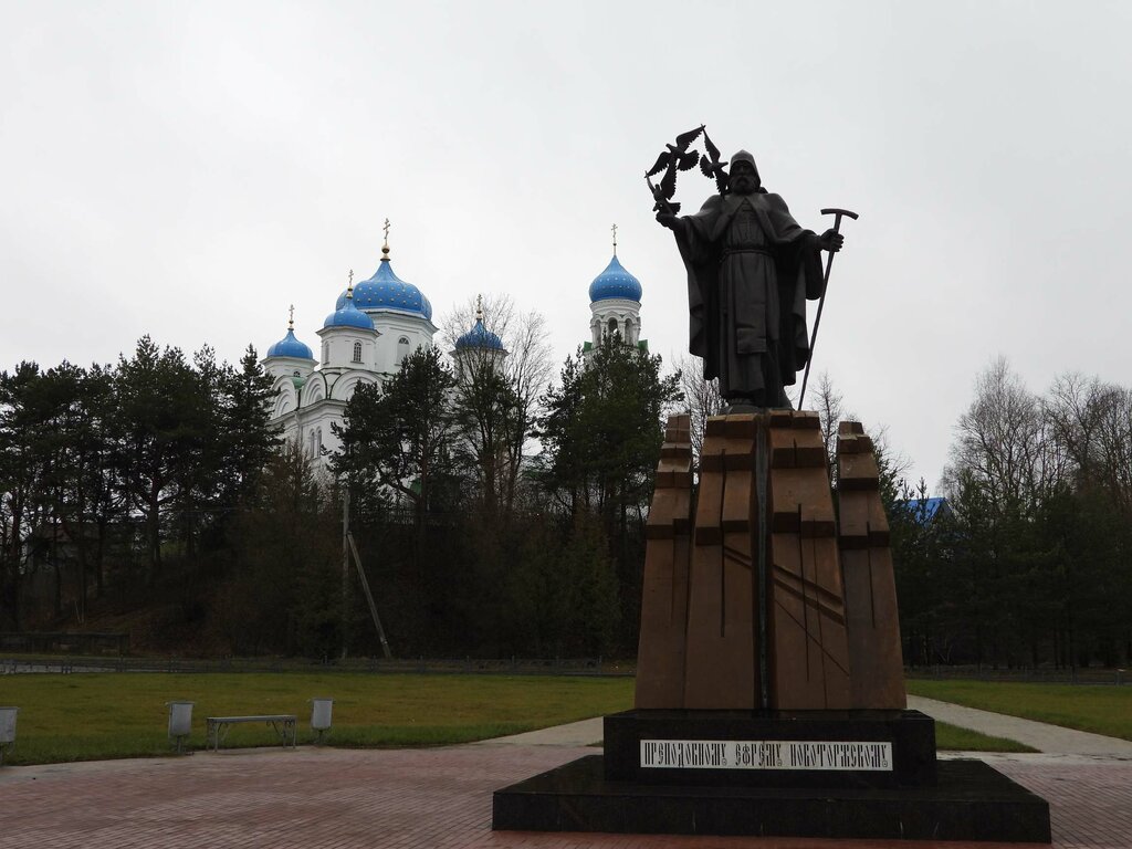 Жанровая скульптура Памятник преподобному Ефрему Новоторжскому, Торжок, фото