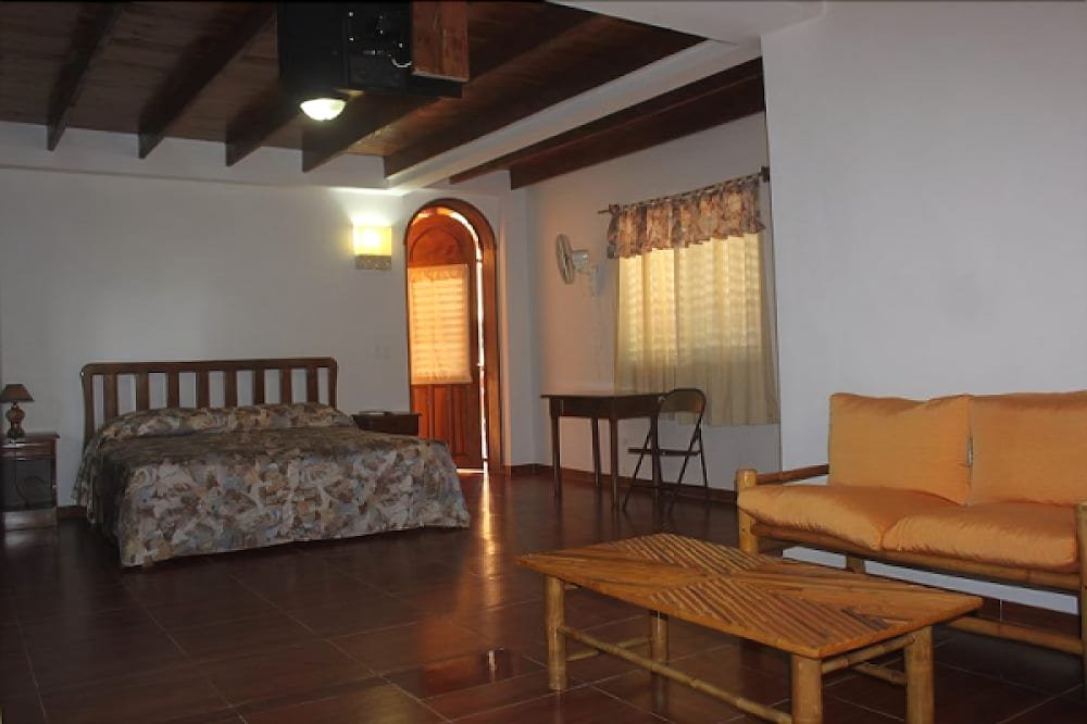 Фото Colin's Hotel