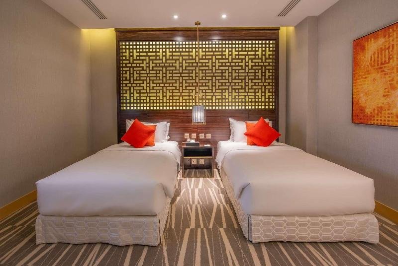 Фото Ramada Al Qassim Hotel And Suites