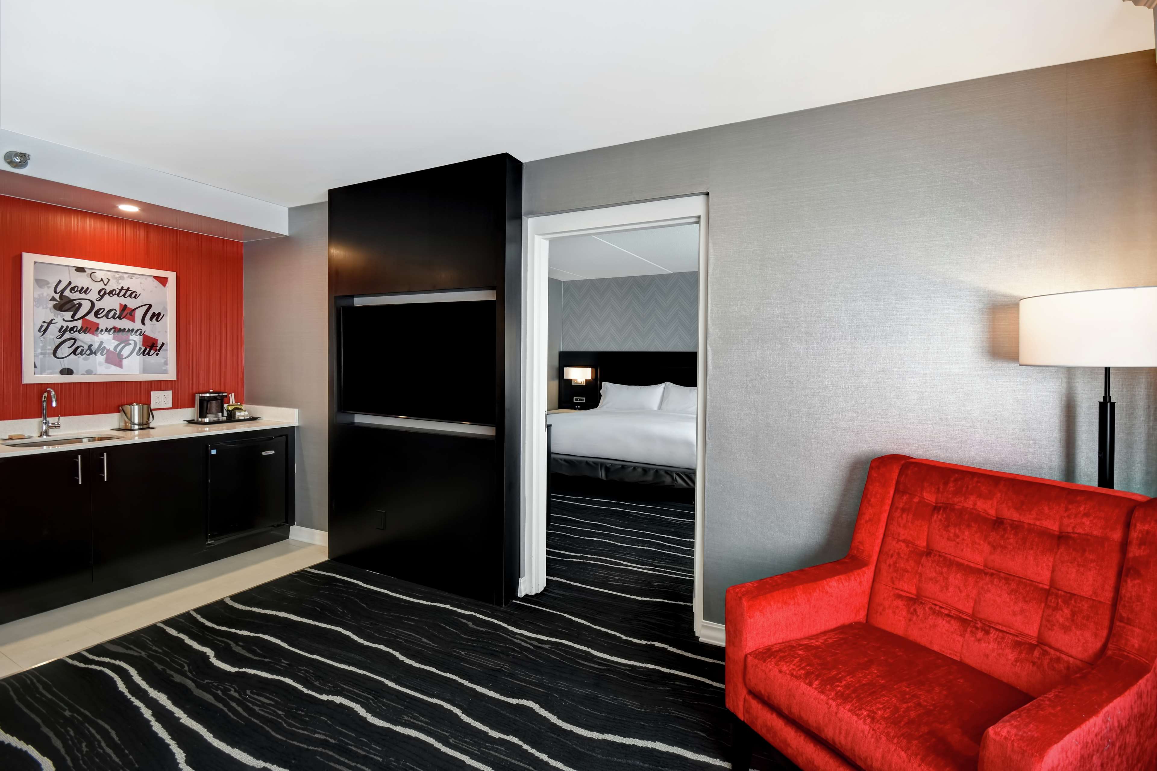 Фото DoubleTree by Hilton Deadwood at Cadillac Jack's