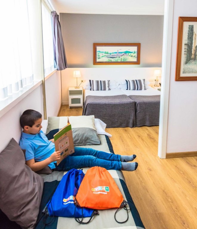 Фото Aparthotel Atenea Barcelona