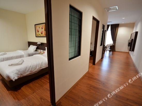 Фото 906 Riverside Hotel