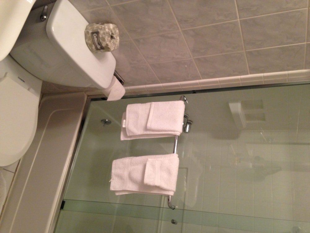 Фото Colonial House Inn