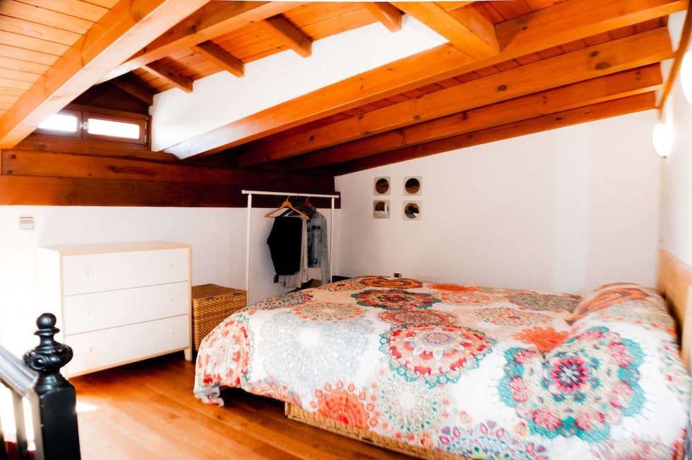 Фото Apartamentos con patio junto a la catedral by Toledo Ap