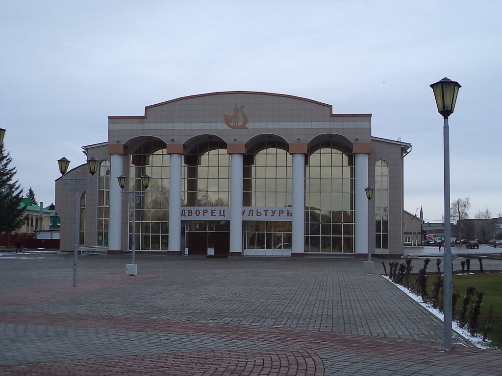 Достопримечательность Колоннада Нурлатского театра, Нурлат, фото