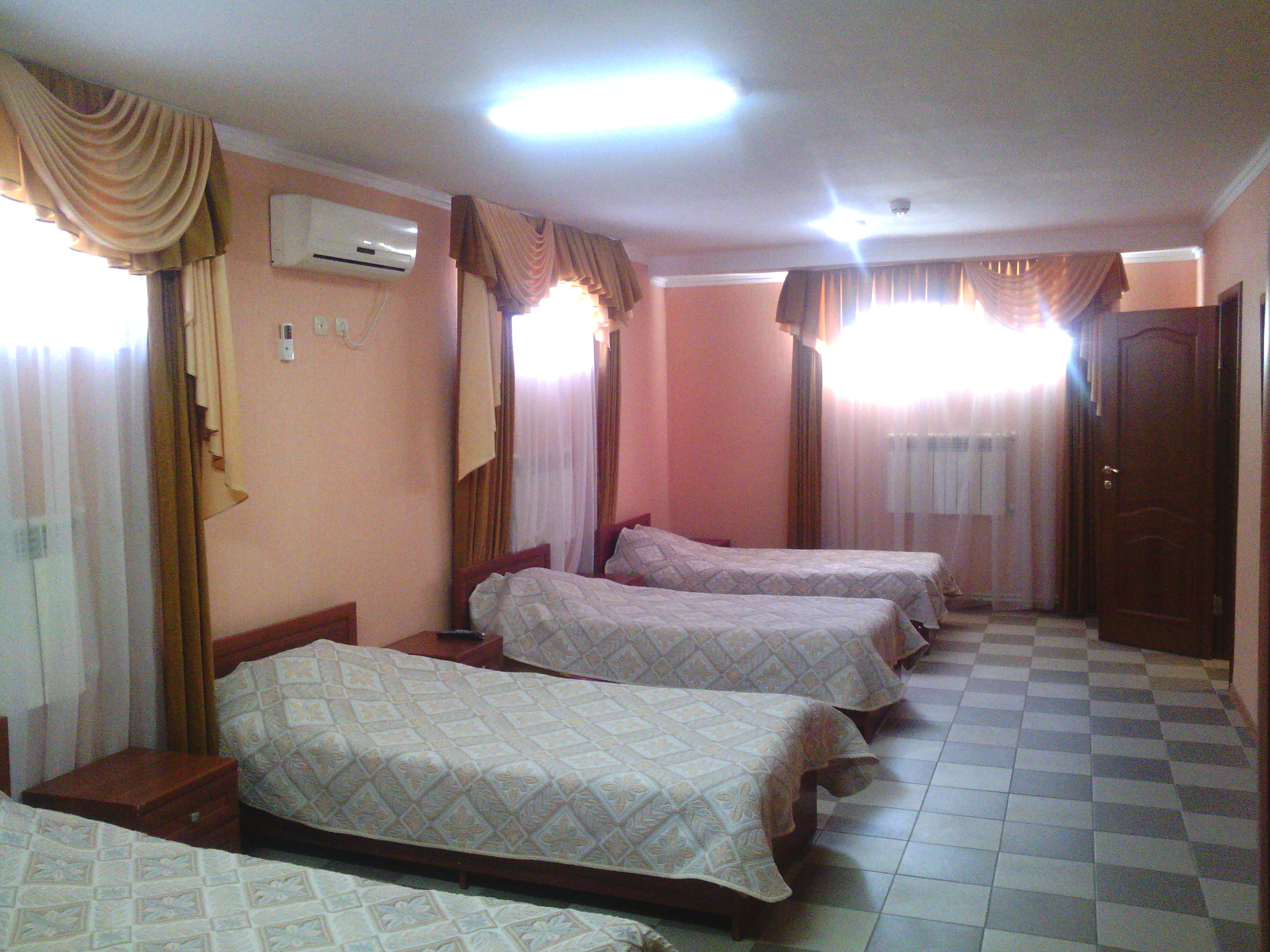 Фото отеля 2