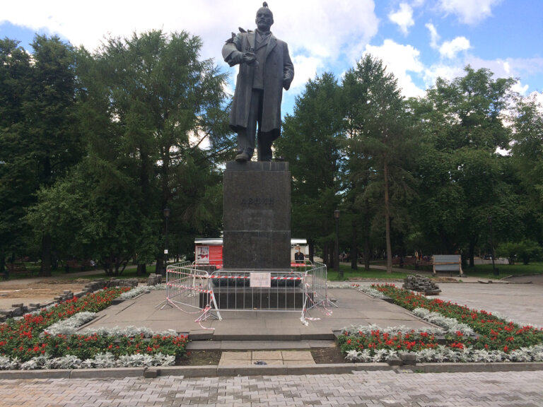 Памятник, мемориал В.И. Ленин, Пермь, фото
