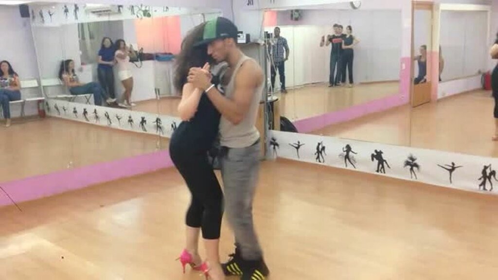 Escuela de baile Shkola latinoamerikanskikh tantsev Estilo Cubano, , foto