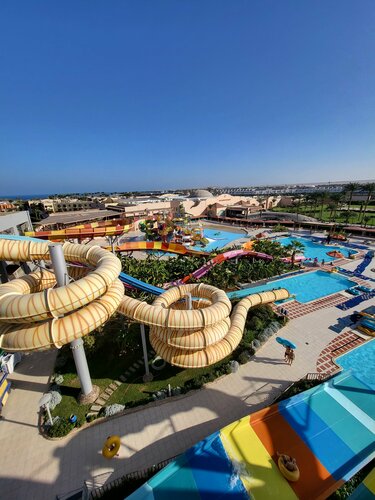 Гостиница Aladdin Beach Resort в Хургаде