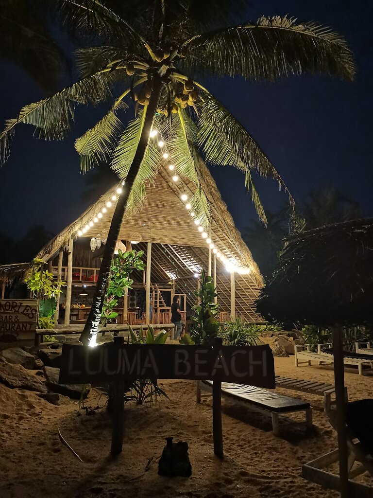 Cafe Luuma Beach, Galle, photo