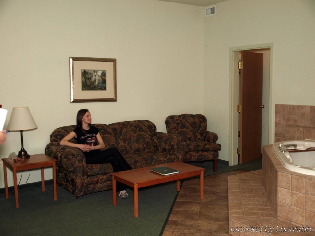 Фото Super 8 by Wyndham Dauphin