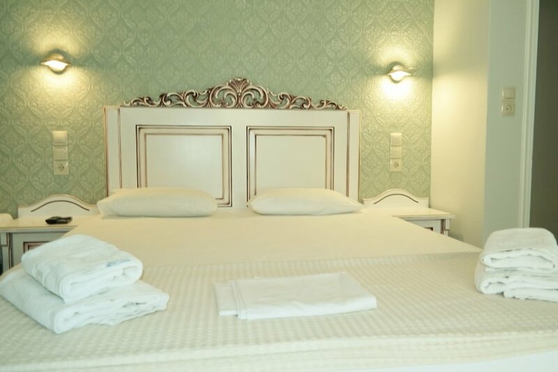 Гостиница Avra Hotel