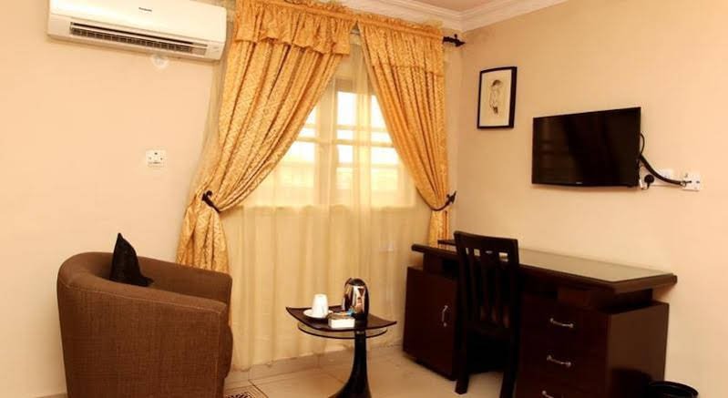 Фото Apartment Royale Hotel and Suite